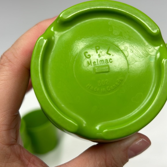 Vintage “G P L “ melmac green stackable coffee/tea mugs - Picture 4 of 7